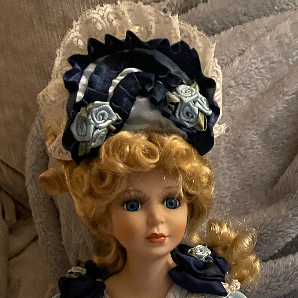 RARE Sandra                       Collectible Memories vintage handcrafted doll